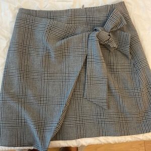 Aritzia skirt